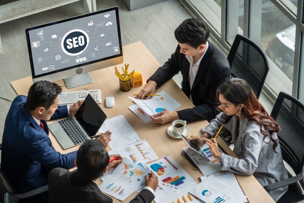 seo team structure roles meeting